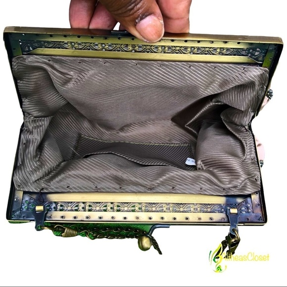 (SOLD) VINTAGE beaded beauty - Picture 13 of 16